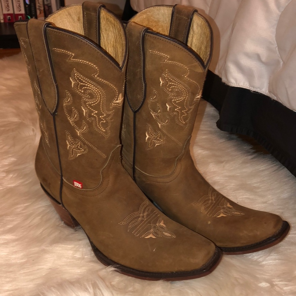 🔥NWOT Cowboy boots for women